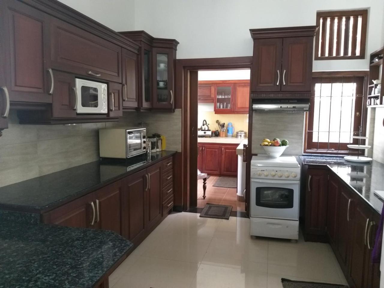 Cosy Nest Home Stay Негомбо Экстерьер фото