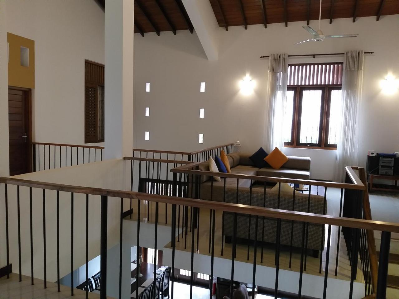 Cosy Nest Home Stay Негомбо Экстерьер фото