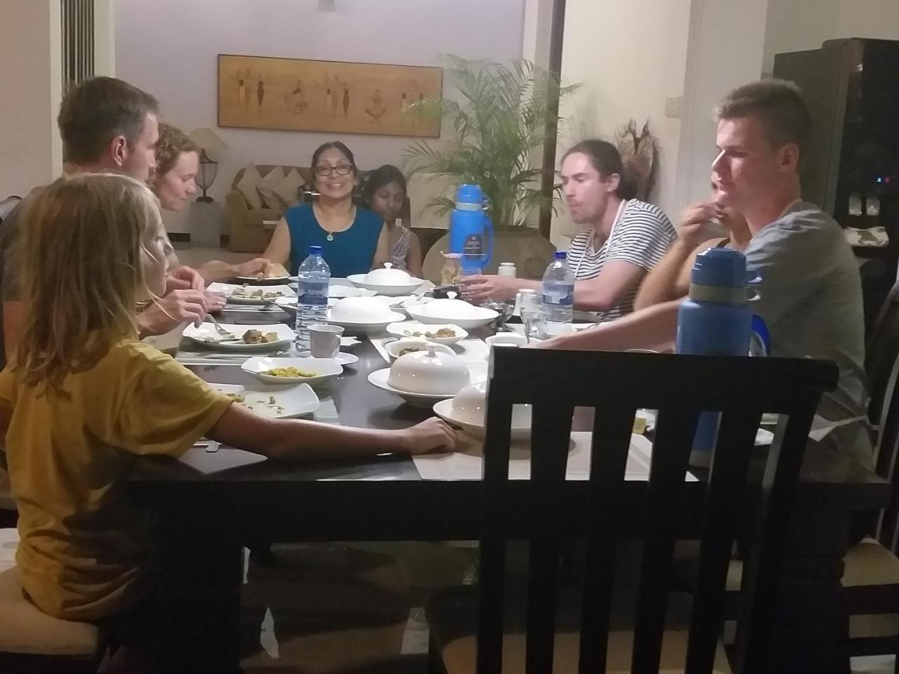 Cosy Nest Home Stay Негомбо Экстерьер фото