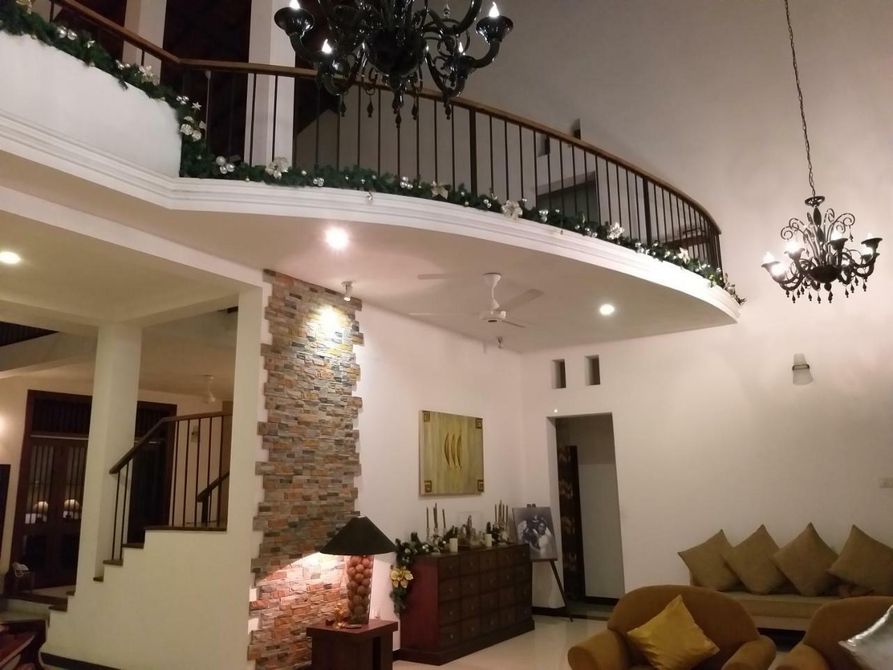 Cosy Nest Home Stay Негомбо Экстерьер фото